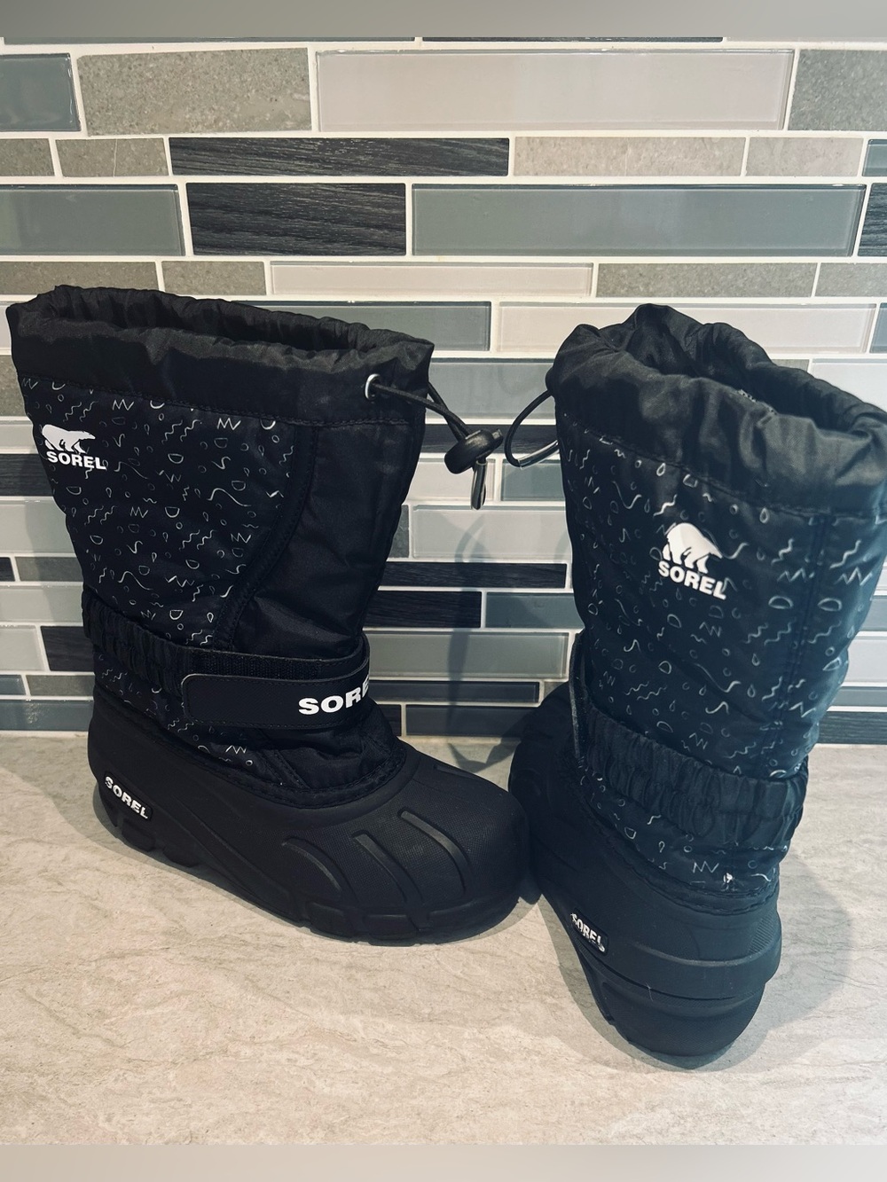 Sorel Kids Black Insulated Winter Snow Boots-waterproof